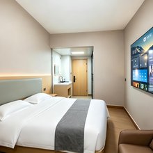 爱菲达影音公寓(顺德广教地铁站美的全球创新中心店)