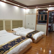 利川吾食客铁锅炖农家乐