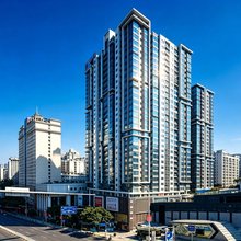 云恋季MAX酒店(南宁朝阳广场火车站地铁1号2号线B出口店)