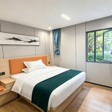 嵘鑫公寓(深圳龙华地铁站店)