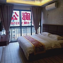 沿河画廊公寓