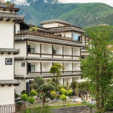 东藏明宇丽呈酒店(甘孜巴塘318国道店)