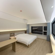 秦梦里(西安沣东新城管委会店)