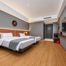 如家YUNIK电竞酒店(威海高铁站韩乐坊店)