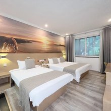 蓝湾酒店(南京莫愁湖公园云锦路地铁站店)