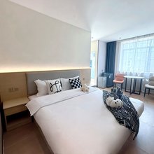 红叶精品公寓(广州宝能演艺中心香雪地铁站店)