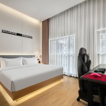 极禾·VOREACH电竞酒店(重庆大学城微电园地铁站店)