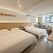 福聚民宿(万岁山武侠城清明上河园店)