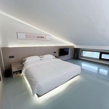 云溥居民宿(老君山店)