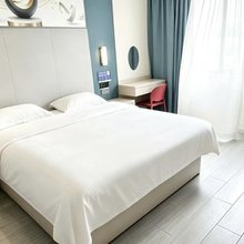 城岛酒店(广西外国语学院南宁师范大学五合校区店)