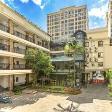蒙自海伦城市花园酒店(南湖公园新天地步行街店)