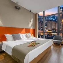 岚馨·SeniorDesigner丨设计师美宿(观山湖公园林城西路地铁站店)