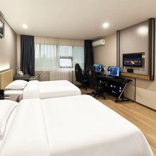 YY电竞酒店(德州澳德乐时代广场董子园风景区店)