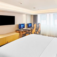 竞放电竞酒店(深圳国际会展中心京基百纳店)