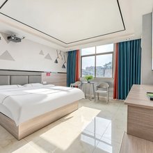 年华家园公寓(广州番禺旧水坑森林公园店)
