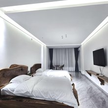 自然醒酒店