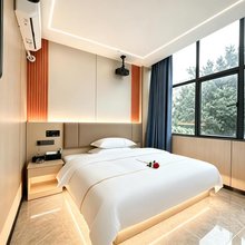 榕下美宿(广州北京路步行街公园前地铁站店)