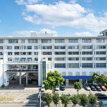 奇遇·星程酒店(贺州大道爱莲湖公园店)