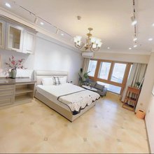 九格民宿(哈尔滨国际会展中心环球剧场店)