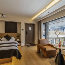 览半山客栈(丽江古城四方街店)