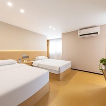 云栖电竞酒店(百联南桥购物中心奉贤新城地铁站店)