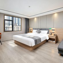 致馨栀子花开酒店(中商江湖MALL洪城商港店)