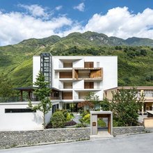 森林里·Villa隐宿(胆扎木沟红山风景区店)