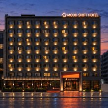 MOOD SHIFT酒店(甲秀楼青云市集店)