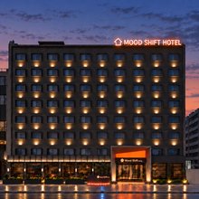 MOOD SHIFT酒店(甲秀楼青云市集店)