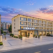 三国澜庭酒店(赤壁国贸高铁站店)