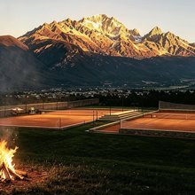 千山暮雪·日照金山｜Tennis Peak野奢庄园(白沙古镇店)