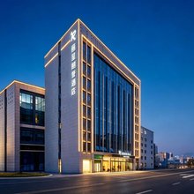 丽呈朗誉酒店(喀什行政服务中心小亚郎湿地公园店)