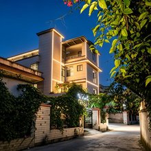 哈尼·云居|TOPIC设计师智能观景美宿(太阳广场北回归线标志园店)