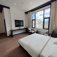 宗雅姆山居(奔子栏德钦观景台店)