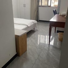 舒晖公寓(武汉金融港一路武汉工程大学流芳校区店)