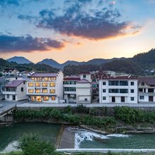 安吉河山雅舍
