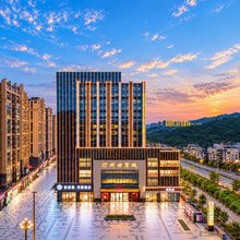 客莲慧·芳园酒店(汀州古城卧龙书院店)
