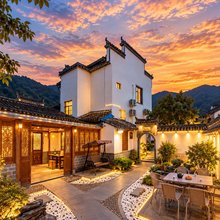 西递桃仙居·诗意徽韵美宿(西递古村景区店)