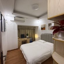 晚渡青年旅舍(万科广场吉祥地铁站店)