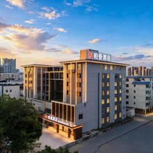 柏曼酒店(北海宁春城高铁站店)