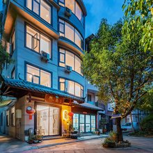 昆明滇池林居民宿(西山公园地铁站店)