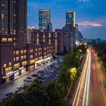 艾特摩高电竞酒店(郑州正弘城东风路地铁站店)