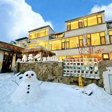 南巷北泳池庭院民宿(开封万岁山武侠城店)