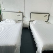 重庆酉卅旅馆(高滩岩小学西南医院店)