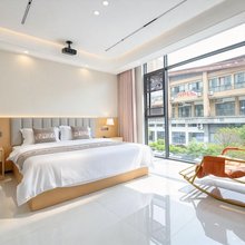 铂悦里酒店(宜宾大学城临港装备城店)