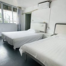 重庆酉卅旅馆(高滩岩小学西南医院店)