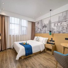 雅爱酒店(广州白云鹤边地铁站店)