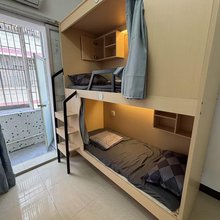 简小居青年旅舍(宝安大道店)
