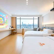 栖岸智能酒店(鄱阳行政中心店)