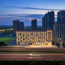 楚缦酒店(武汉永旺梦乐城江夏客厅地铁站店)